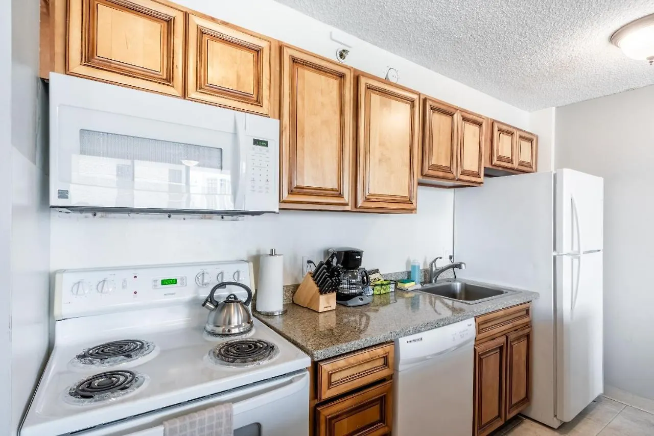 Waikiki Banyan High Level Condo With Private Lanai Condo Honolulu