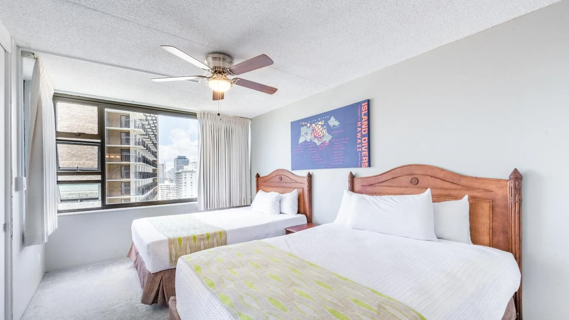 Apartment Waikiki Banyan High Level Condo With Private Lanai Condo Honolulu United States